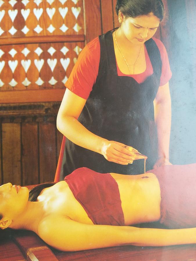 Pozhiyoram Ayurveda Beach Resort アーラップーザ県 エクステリア 写真