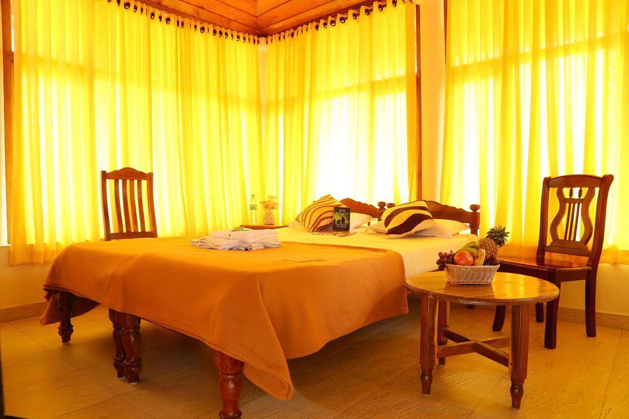 Pozhiyoram Ayurveda Beach Resort アーラップーザ県 エクステリア 写真