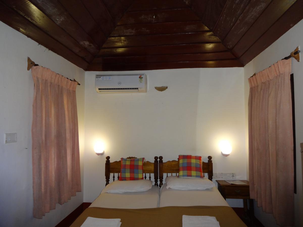 Pozhiyoram Ayurveda Beach Resort アーラップーザ県 エクステリア 写真