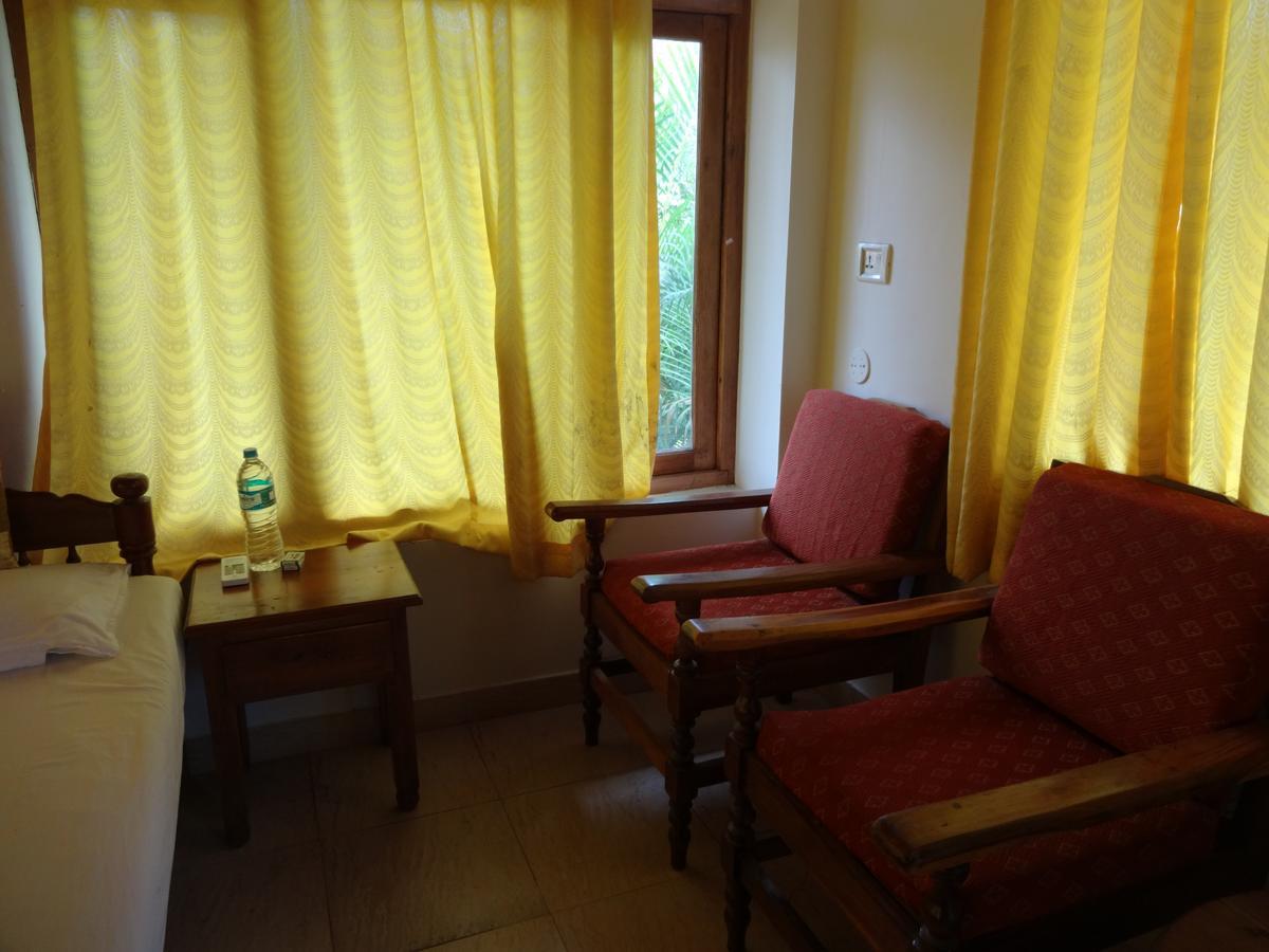 Pozhiyoram Ayurveda Beach Resort アーラップーザ県 エクステリア 写真